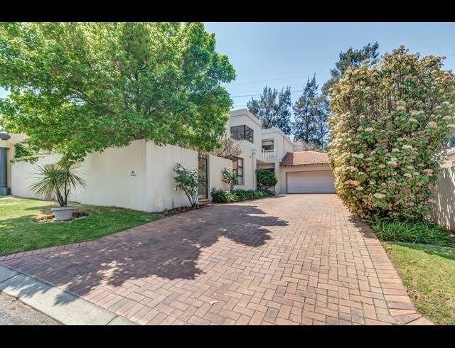 4 BEDROOM HOUSE FOR SALE IN DAINFERN GOLF ESTATE